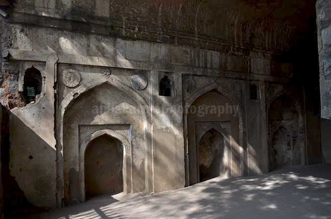 Monuments: Agrasen ki Baoli, New Delhi (India) - An old mosque at the top of this boali with three mehrabs (niche) the one in the middle was used by imam to lead the prayers. by Anil Sharma Photography